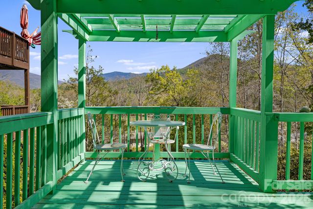 144 Hilltop Road, Black Mountain, NC 28711