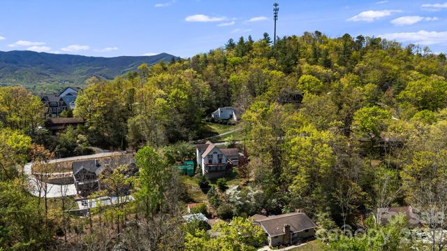 144 Hilltop Road, Black Mountain, NC 28711