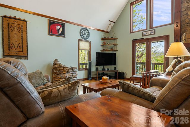 144 Hilltop Road, Black Mountain, NC 28711