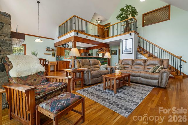 144 Hilltop Road, Black Mountain, NC 28711