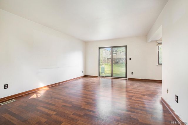 1875 Sheffield Drive, Superior Charter Township, MI 48198