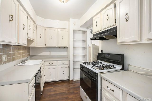 1875 Sheffield Drive, Superior Charter Township, MI 48198