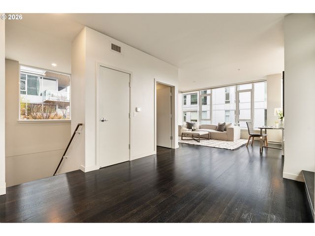 1930 S RIVER Dr W107, Portland, OR 97201