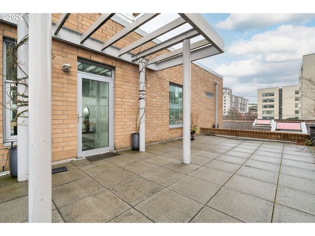 1930 S RIVER Dr W107, Portland, OR 97201