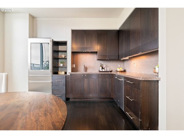 1930 S RIVER Dr W107, Portland, OR 97201