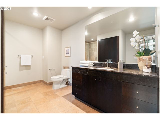 1930 S RIVER Dr W107, Portland, OR 97201