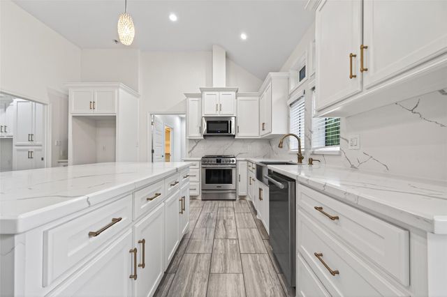 13399 Hill Creek Road, Montgomery, TX 77356