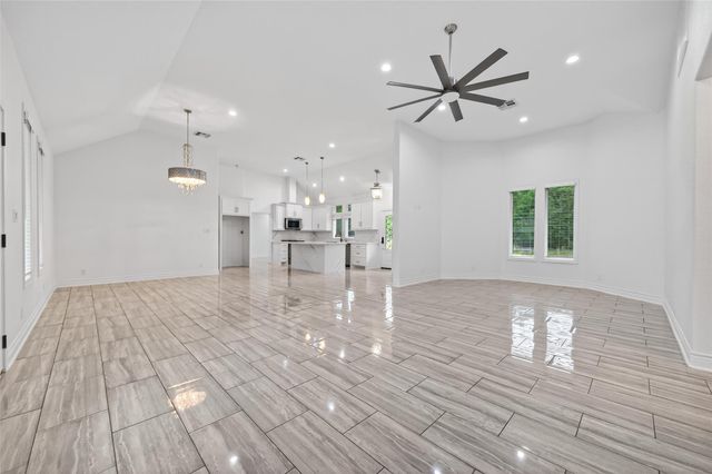 13399 Hill Creek Road, Montgomery, TX 77356