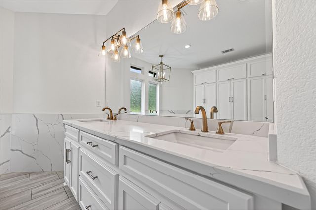 13399 Hill Creek Road, Montgomery, TX 77356