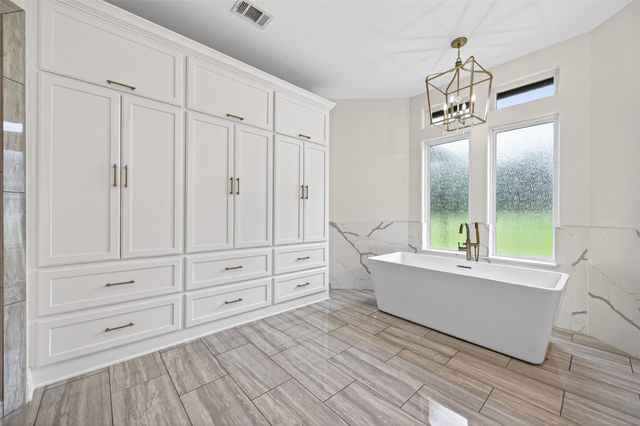 13399 Hill Creek Road, Montgomery, TX 77356