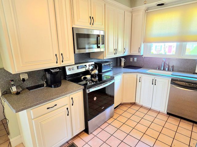 1015 Madison St, Fall River, MA 02720