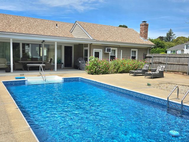 1015 Madison St, Fall River, MA 02720