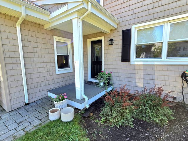 1015 Madison St, Fall River, MA 02720