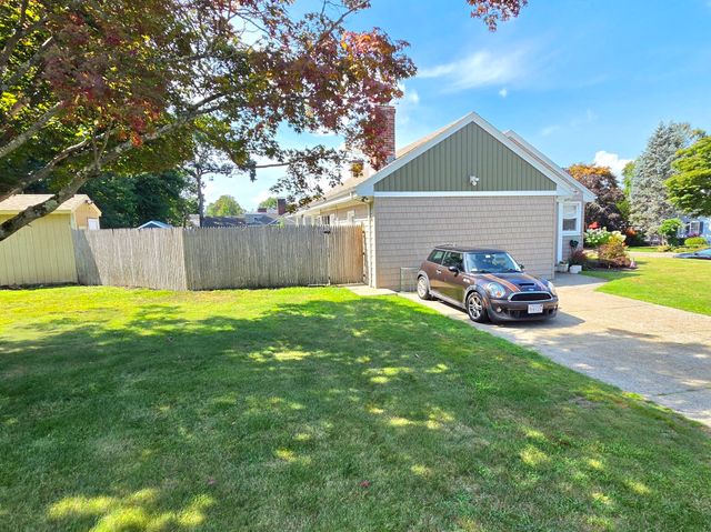 1015 Madison St, Fall River, MA 02720