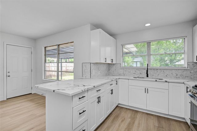 1412 W 10th Street, Freeport, TX 77541