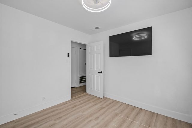 1412 W 10th Street, Freeport, TX 77541