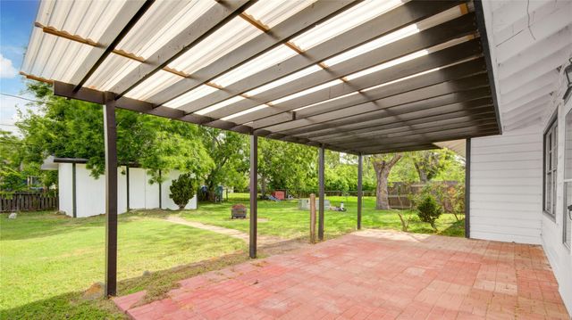 1412 W 10th Street, Freeport, TX 77541