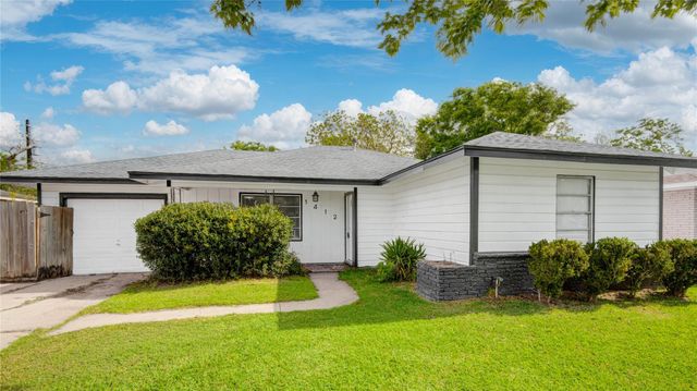 1412 W 10th Street, Freeport, TX 77541