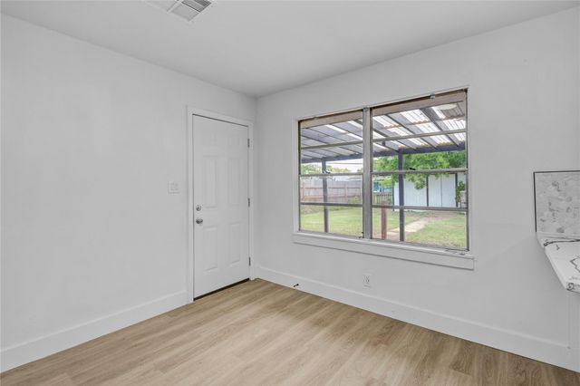 1412 W 10th Street, Freeport, TX 77541