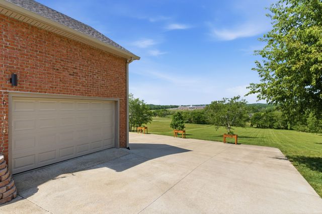 1838 Liberty Ln, Gallatin, TN 37066
