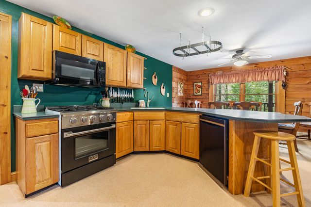 4880 Pikes Falls Road, Jamaica, VT 05343