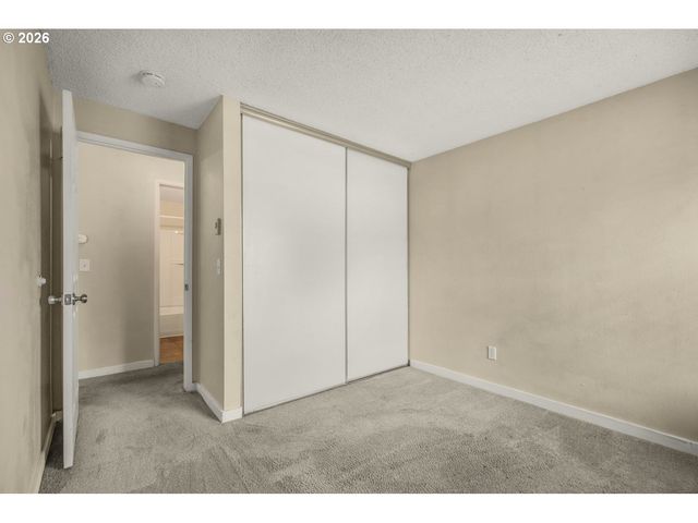 5488 Sw ALGER Ave 12, Beaverton, OR 97005