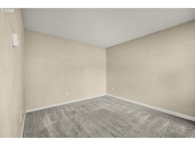 5488 Sw ALGER Ave 12, Beaverton, OR 97005