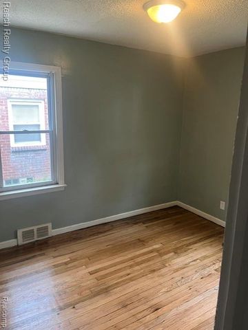 15826 Bentler Street, Detroit, MI 48223
