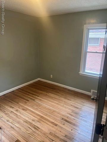 15826 Bentler Street, Detroit, MI 48223