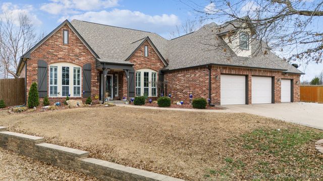 3203 Callaway Drive, Claremore, OK 74019
