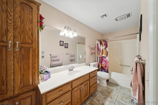 3203 Callaway Drive, Claremore, OK 74019