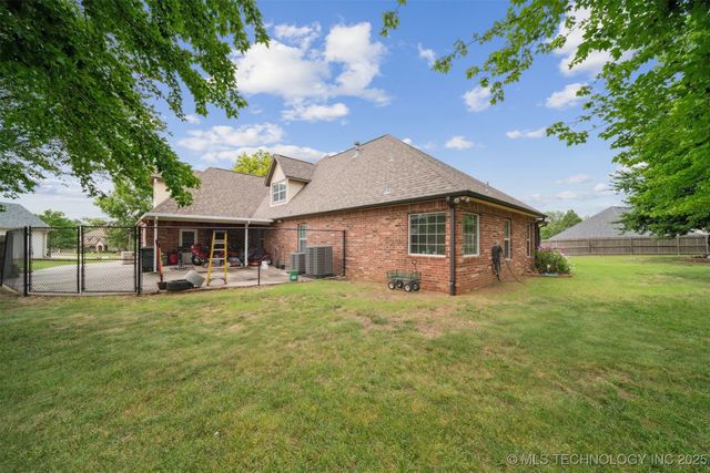 3203 Callaway Drive, Claremore, OK 74019