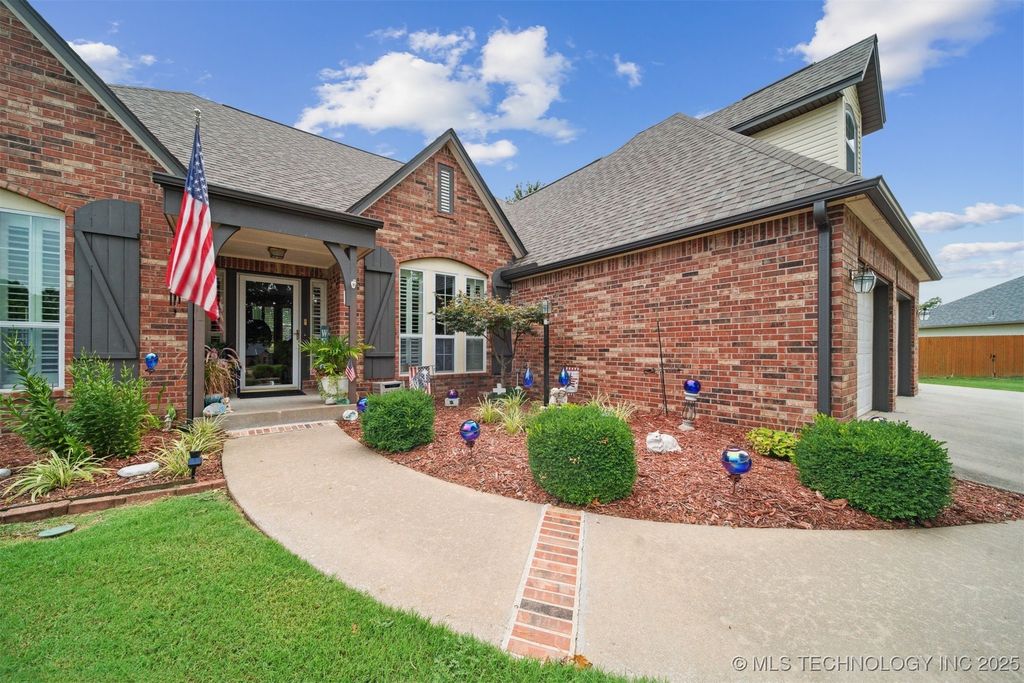 3203 Callaway Drive, Claremore, OK 74019