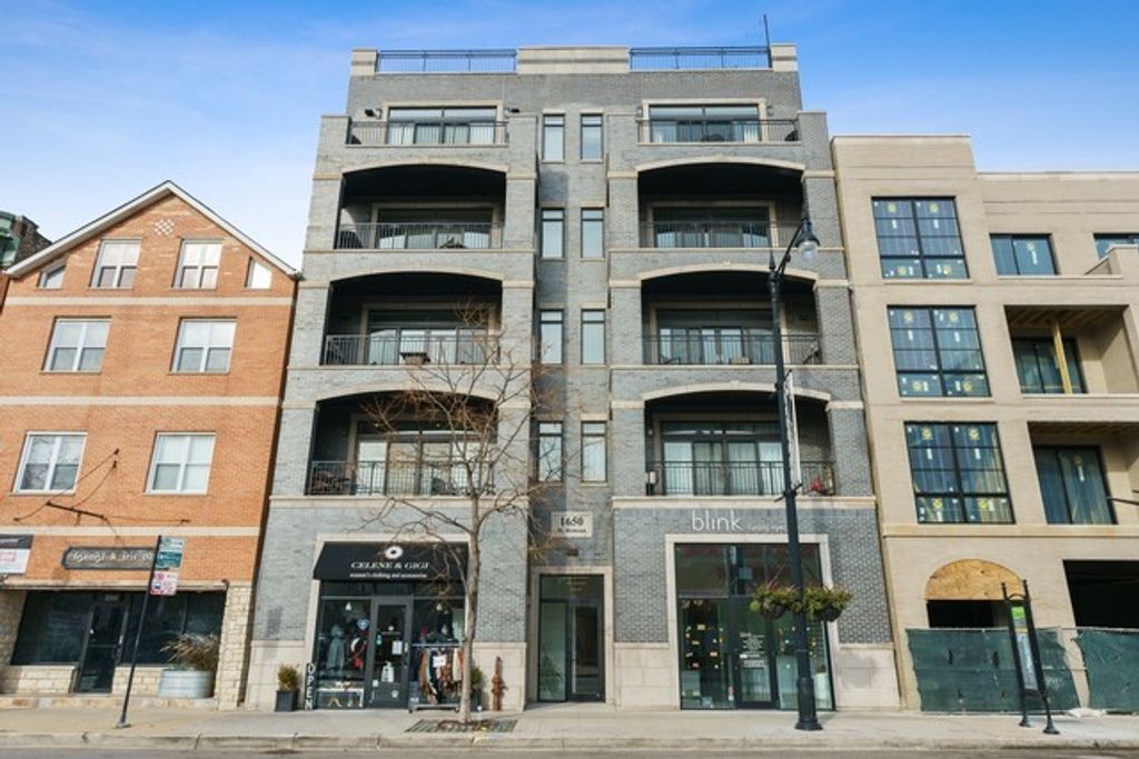 1650 W Belmont Avenue 1W, Chicago, IL 60657