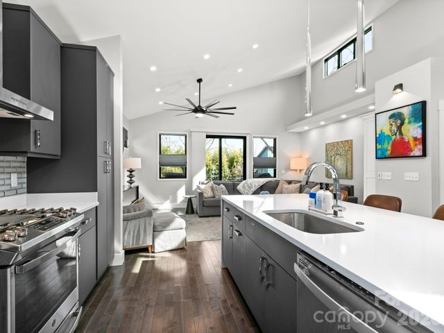 54 Howard Street, Asheville, NC 28806