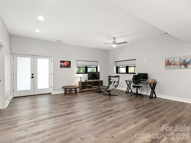 54 Howard Street, Asheville, NC 28806