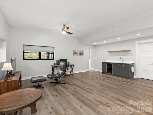 54 Howard Street, Asheville, NC 28806