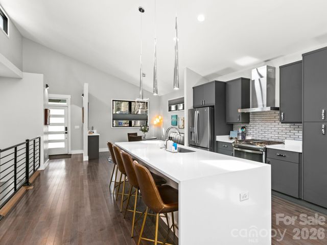 54 Howard Street, Asheville, NC 28806