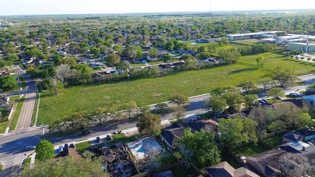 6710 W Fuqua Drive, Houston, TX 77489