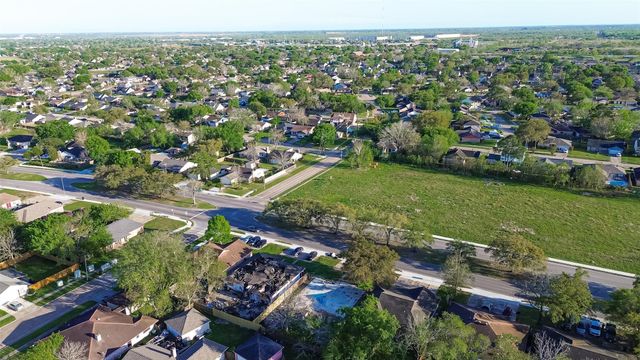 6710 W Fuqua Drive, Houston, TX 77489