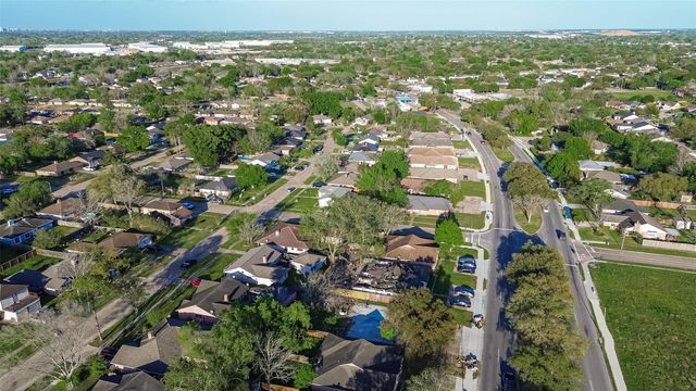 6710 W Fuqua Drive, Houston, TX 77489