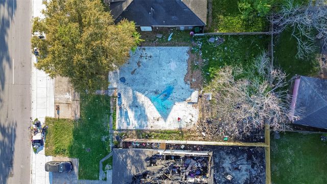 6710 W Fuqua Drive, Houston, TX 77489