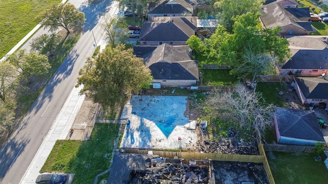 6710 W Fuqua Drive, Houston, TX 77489