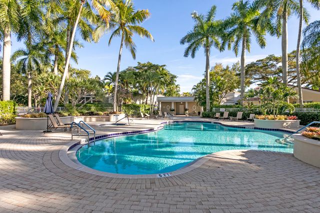 7701 Cardinal Court, West Palm Beach, FL 33412