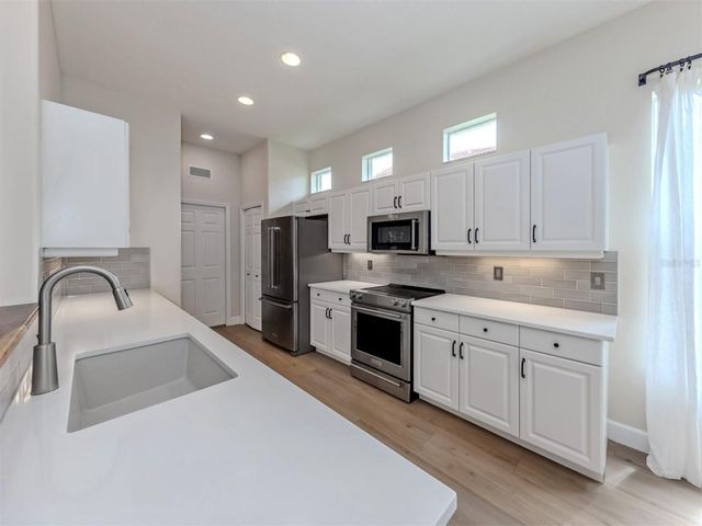 128 AMORA AVENUE, Venice, FL 34285
