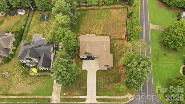 4527 Burrenfort Drive, Denver, NC 28037