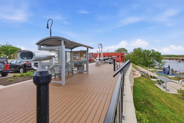 520 6th Street, Prairie Du Sac, WI 53578
