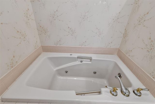 629 SANDLAKE COURT, Mount Dora, FL 32757