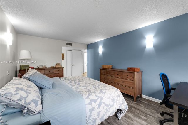 6701 SW 116th Ct 406, Miami, FL 33173