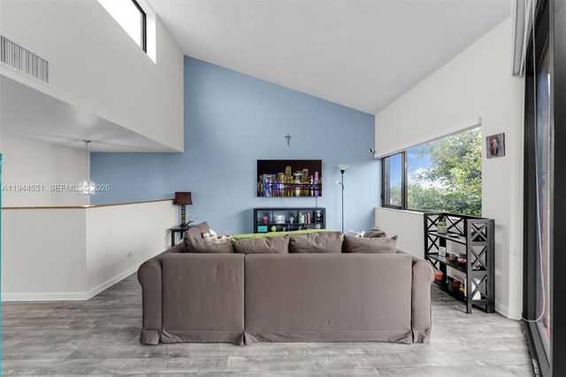 6701 SW 116th Ct 406, Miami, FL 33173